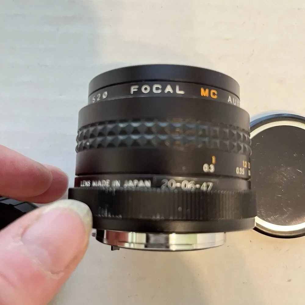 Vintage Focal MC Auto 28mm 1:2.8 520 Wide Angle Lens Minolta MC/MD